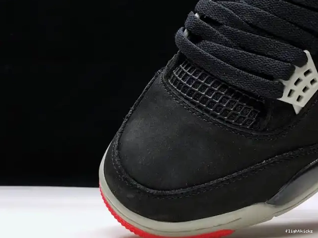 BLACK JORDAN 4 RETRO CEMENT 308497-060 0527